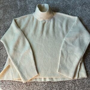 Abercrombie & Fitch Cream sweater SO SOFT mock neck 75654 women’s small